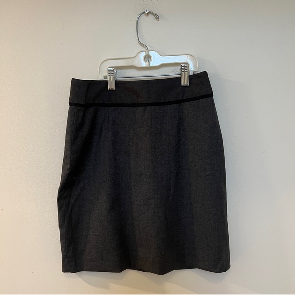 Banana Republic - Grey & Black Mini Skirt - Size Petite 00P - Picture 1 of 10